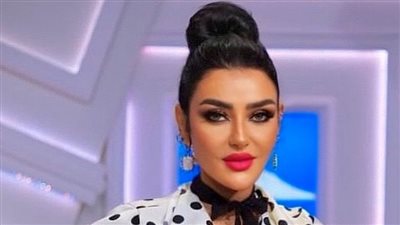 هبة الأباصيري تفاجئ جمهورها بالنقاب