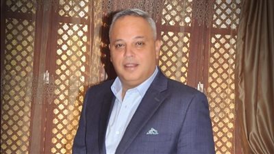 استحضار روح نجوم الثمانينات والتسعينات بعرض 80/90 علي مسرح السامر بالعجوزة 