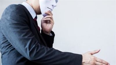 كيف تعامل الرسول مع المنافقين؟ 