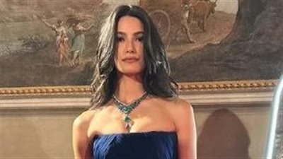 تارا عماد تطل بفستان الخيوط  في تركيا وسعره يفوق 100 ألف جنيه