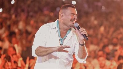 قبل ساعات من إقامتها.. استعدادات حفل عمرو دياب في لبنان (صور)