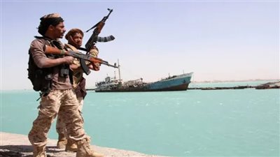 الحوثيون يعلنون إغراقهم السفينة البريطانية.. واليونانية خلال بضع ساعات