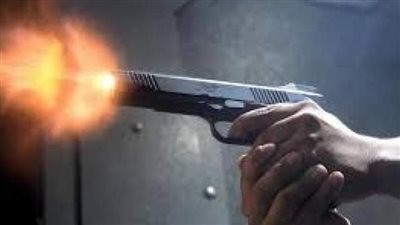 بسبب إصلاح سيارة.. عامل يصيب ميكانيكي بطلق ناري بطما