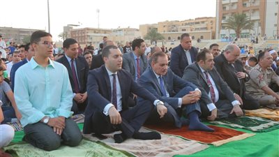 محافظ كفرالشيخ يؤدى صلاة عيد الأضحي المبارك بساحة سيتي كلوب 