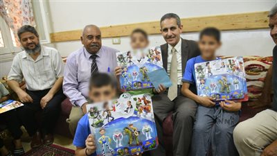 محافظ الغربية يشارك الأيتام فرحة العيد ويقدم لهم هدايا الرئيس