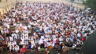 ٤٠٠ الف  يؤدون صلاة عيد الاضحي  بساحات مراكز الشباب عروس البحر