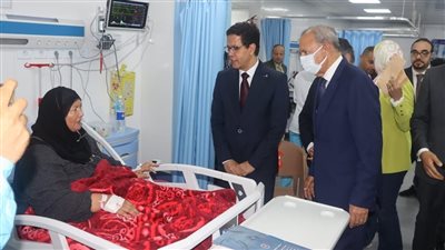 محافظ القليوبية يقدم هدايا للأيتام والمسنين والمرضى فى عيد الاضحي المبارك