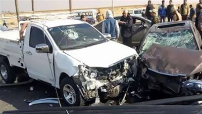 إصابة 3 أشخاص في حادث تصادم سيارتين بالعبور