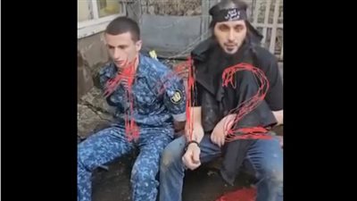 عاجل.. مدانون بتهم الإرهاب يحتجزون ضابطًا وحارس السجن في روسيا.. فيديو