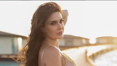 سيرين عبدالنور داخل حمام السباحة بالشبكية