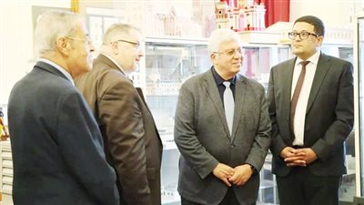 وزير التعليم العالى يزور الجامعة الوطنية للأبحاث النووية ومعهد موسكو للعمارة 