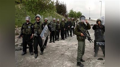 بثاني أيام العيد.. الاحتلال يعتقل مواطنة كوسيلة ضغط على نجلها ليسلم نفسه