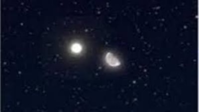 القمر والمشترى والثريا في اقتران ثلاثي بديع.. الثلاثاء