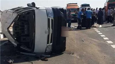  إصابة 7 أشخاص في حادث إنقلاب سيارة ميكروباص بطريق القاهرة –أسيوط 