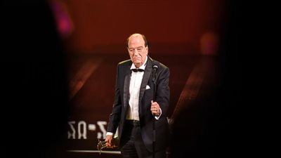 حسن حسني.. محطات في حياته الفنية بذكرى ميلاده (تعرف عليها)