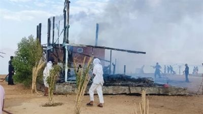 صور.. السيطرة على حريق بمخيم سياحي بمدينة نويبع