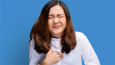 مهم لمرضى ارتجاع المريء والحموضة.. اعرف أفضل وقت لتناول العشاء منعًا للألم والمخاطر