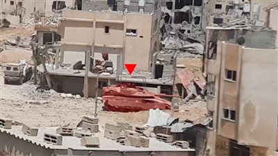 القسام تنشر مشاهد استهداف آليات العدو غرب رفح جنوب القطاع.. صور