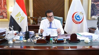 وزير الصحة يستعرض الاستراتيجية الوطنية للسكان والتنمية ويثمن جهود الجهات المشاركة