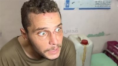 بدر شاب فلسطيني أشقر حولته سجون الاحتلال إلى شخص آخر.. فيديو