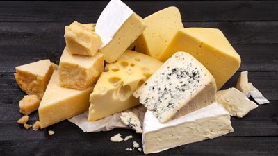 دراسة تكشف علاقة تناول الأجبان بالصحة العقلية