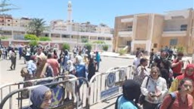 13 لجنة بالبحر الأحمر تستقبل طلاب الثانوية العامة لأداء امتحان اللغة العربية 