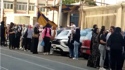 بدء امتحان مادة اللغة العربية لطلاب الثانوية العامة بالإسكندرية 