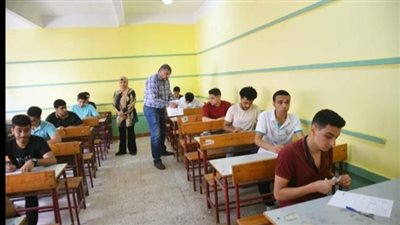 طلاب الثانوية بالغربية: امتحان اللغة العربية في المتناول 