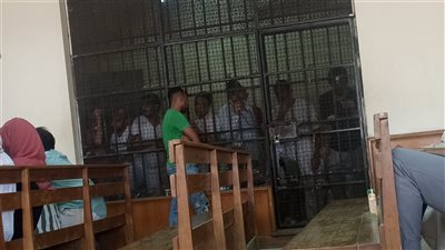 سفاح المعادي وحيدا في قفص الاتهام.. قتل أسرته ومحاميه تخلى عنه