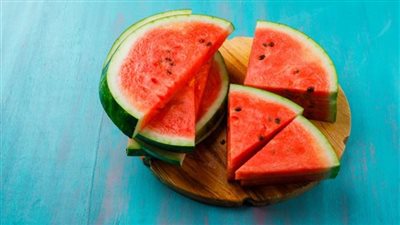 البطيخ يساعد على مكافحة السرطان والسكتة الدماغية 