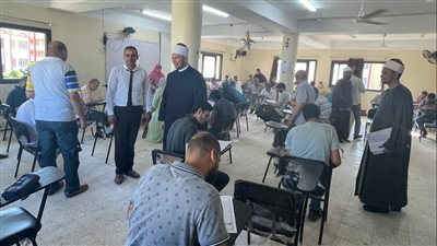 رئيس منطقة الإسكندرية الأزهرية يتفقد اختبارات رواق العلوم الشرعية والعربية