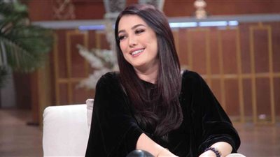 كندة علوش.. الجميلة بين آهات المرض ووهج الشهرة