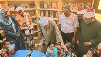 الإمام الأكبر يفتتح ركن مجلة نور للطفل بمكتبة الأزهر بالقرنة