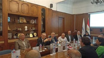   وزير مفوض تجارى يطالب بفتح المجال للمستثمرين المصرين وزيادة الصفات التجارية بالإسكندرية 