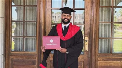 مناقشة أول رسالة علمية عن طوفان الأقصى في جامعة أركنساس الأمريكية