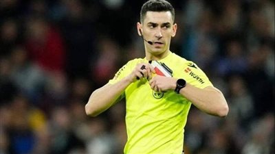 ناقد رياضي: الحكم الإسباني استفسر عن سبب وجوده رغم أزمة الزمالك والأهلي