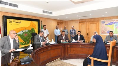 محافظ الفيوم يوجه بتوفير معاشات ومساعدات عاجلة للأولى بالرعاية 