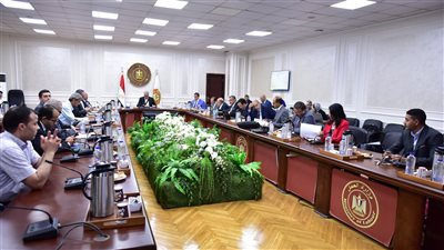 المجلس الأعلى للحوار الاجتماعي يستكمل مناقشة مشروع قانون العمل 