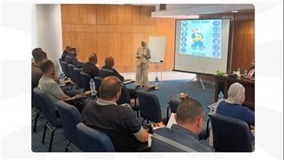 مديرية القوى العاملة بالإسكندرية تناقش المخاطر الميكانيكية والكهربائية وتشريعات السلامة والصحة المهنية 