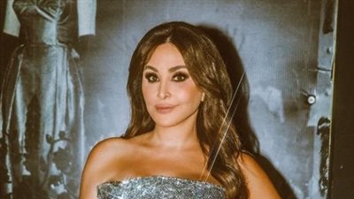 إليسا تطل بفستان يليق بكازينو لبنان (صور)