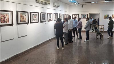 افتتاح معارض فنية لأعضاء هيئة التدريس بكلية الفنون الجميلة بالأقصر