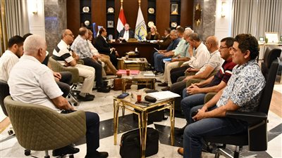 محافظ جنوب سيناء يناقش مستجدات المشروعات الجاري تنفيذها 
