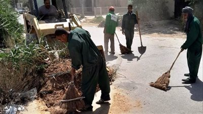 سوهاج تنفذ حملات مكبرة للنظافة ورفع القمامة والمخلفات بحي الكوثر