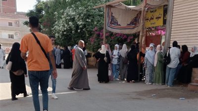 اللغة الفرنسية ترسم البسمة على وجوه طلاب الثانوية بالشرقية