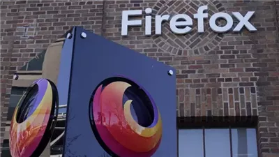 Firefox يسمح باستخدام روبوتات الدردشة المدعمة بالذكاء الاصطناعي في الشريط الجانبي