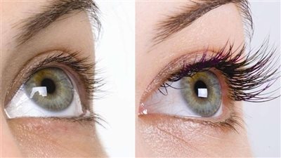 اكتسبي رموشًا طويلة وكثيفة بوصفة طبيعية فعالة