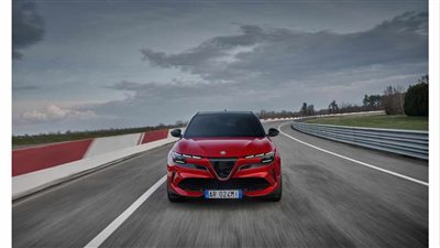 ألفاروميو تطلق سيارة كهربائية جديدة بمحرك 280 حصان