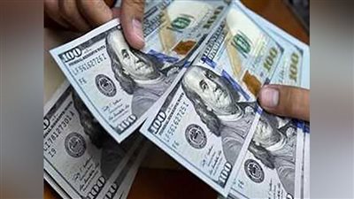 سعر الدولار بتعاملات اليوم الجمعة في ماكينات الصرف الآلي