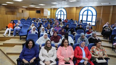 ندوة توعوية بمشاركة 320 سيدة حول أورام الثدى بالمنيا 