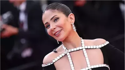 منى زكي تخرج من 